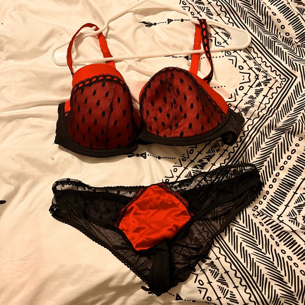 Smart & Sexy Bra and underwear combo.